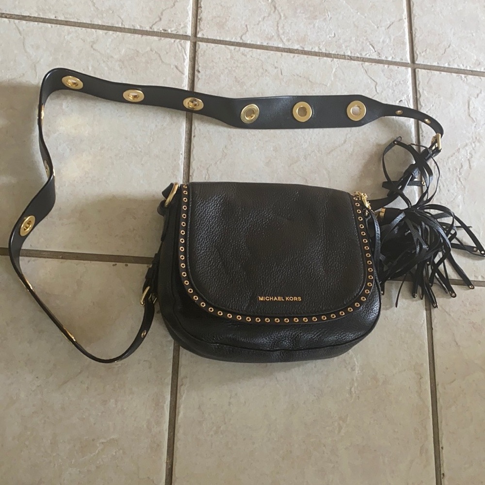 Michael Kors crossbody purse w/o tassle